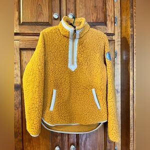 Simply Southern Woman’s MEDIUM fleece, Light Gray Trim, Camel Color